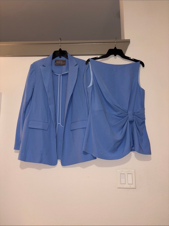Lela Rose Jackets & Blazers - Lela Rose Powder Blue Blazer/Tank Set Blazer SZ 6 Tank SZ 10 EUC